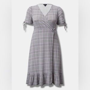 Torrid A-line Midi Wrap Dress With Pockets NWOT.   3x